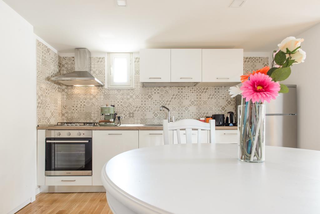 Stay In Naples Flats Εξωτερικό φωτογραφία
